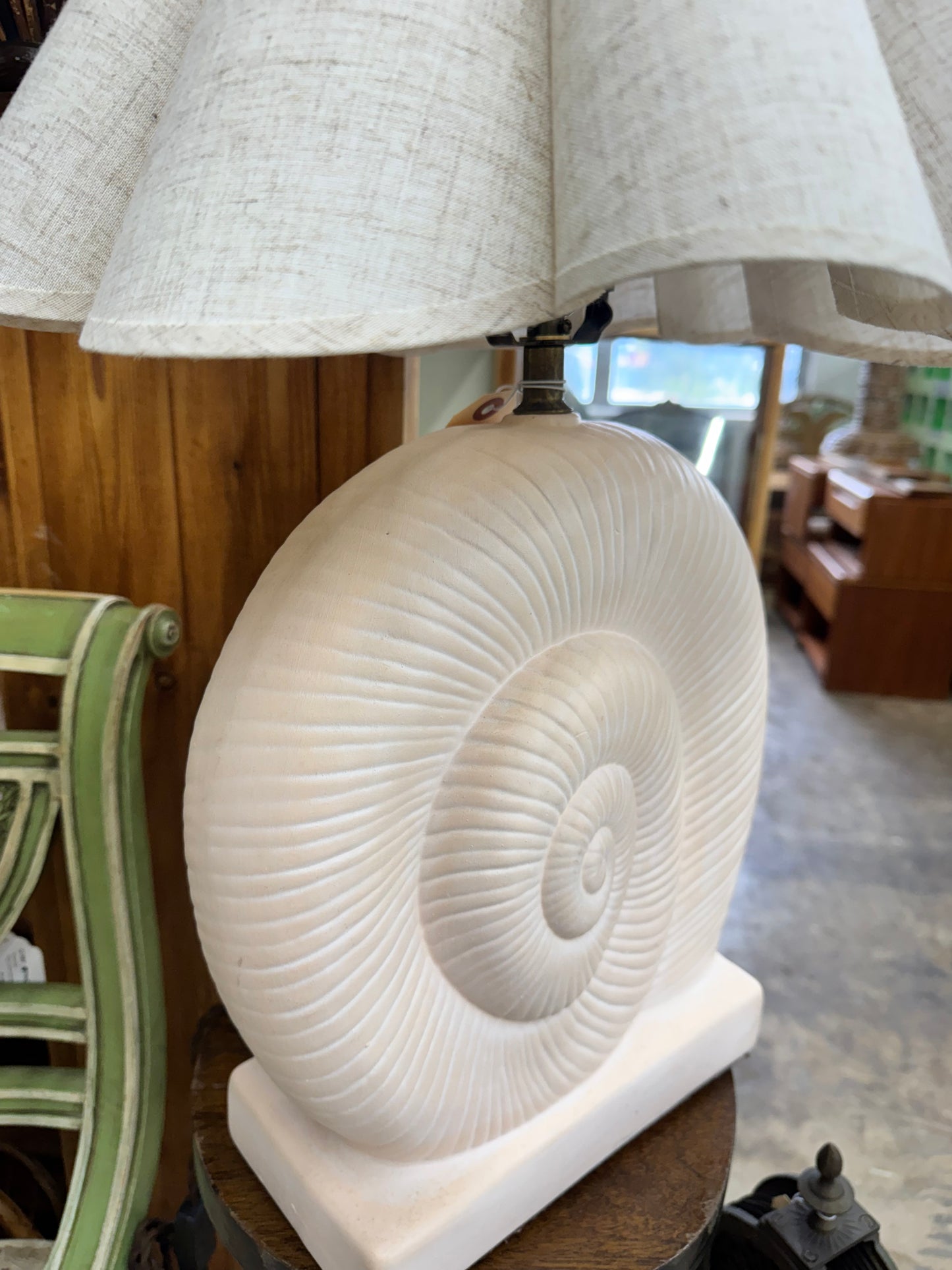 Las Nautilias — Pair of Vintage Nautilus Shell Lamps