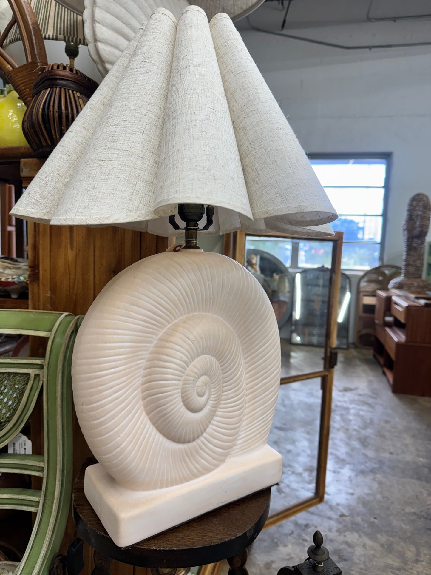 Las Nautilias — Pair of Vintage Nautilus Shell Lamps