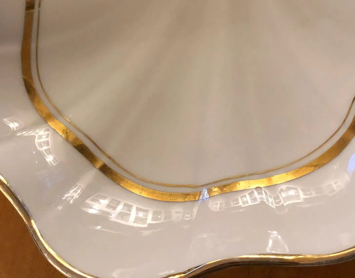 french-antique-porcelain-shell-dish-gilt-detail-02.jpg
