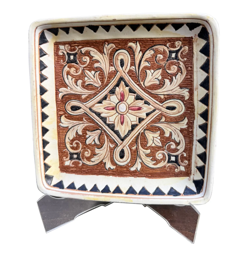 Vintage Italian Maiolica Sgraffito Square Ceramic Dish — 6"